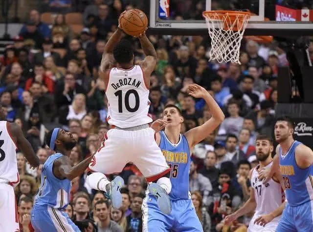 [NBA]字母哥三双 雄鹿客场胜鹰队.