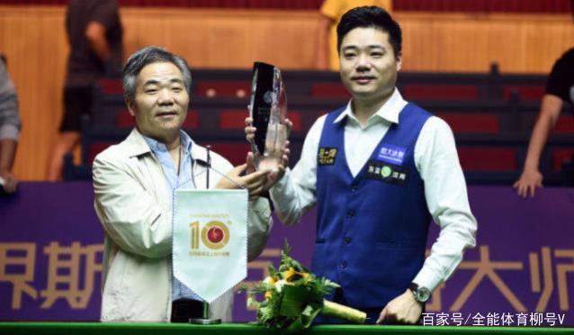 体育官方：荷兰前锋韦霍斯特租借加盟曼联